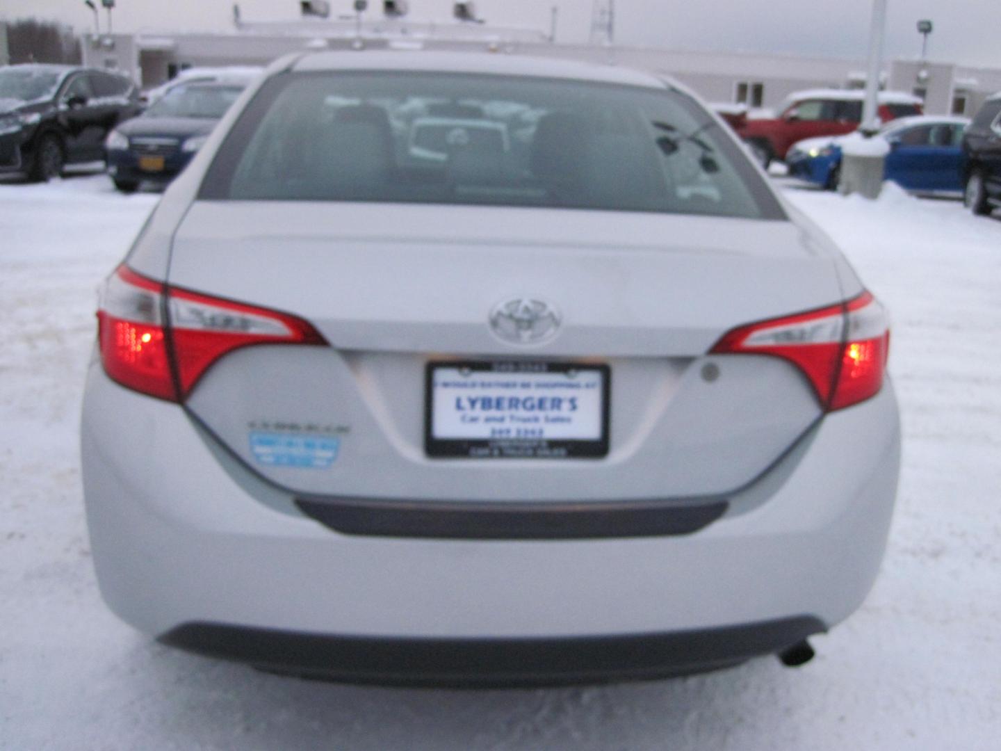 2016 silver /gray Toyota Corolla (2T1BURHE1GC) , 6-Speed Automatic transmission, located at 9530 Old Seward Highway, Anchorage, AK, 99515, (907) 349-3343, 61.134140, -149.865570 - Low miles on this Toyota Corolla - Photo#3